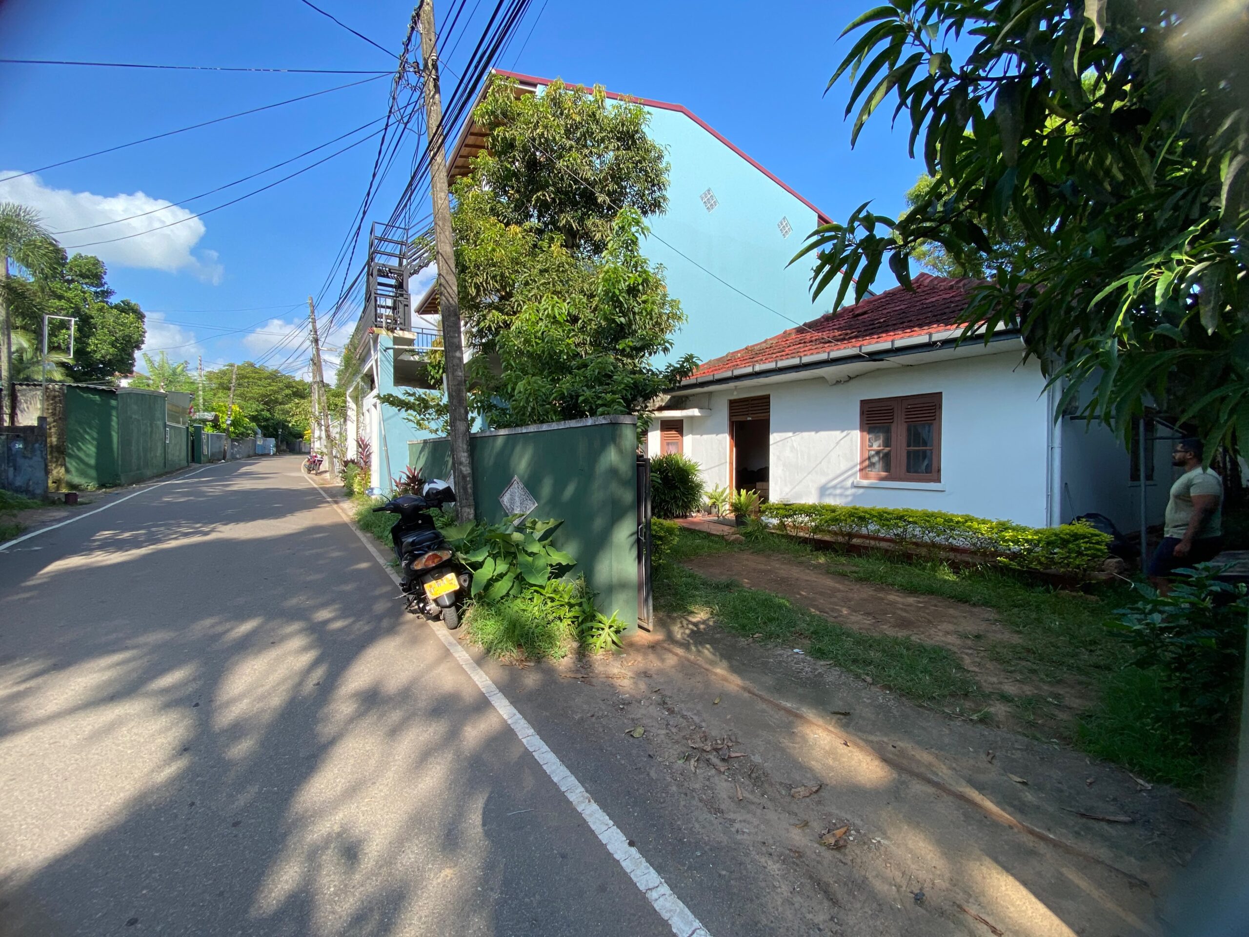 Valuable 10 Perch Land with House for Sale Borelasgamuwa