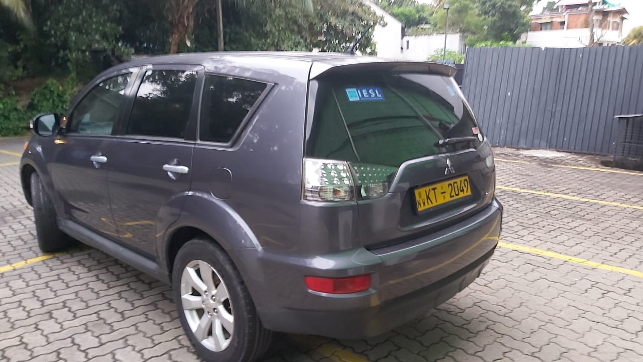 Mitsubishi Outlander 2012