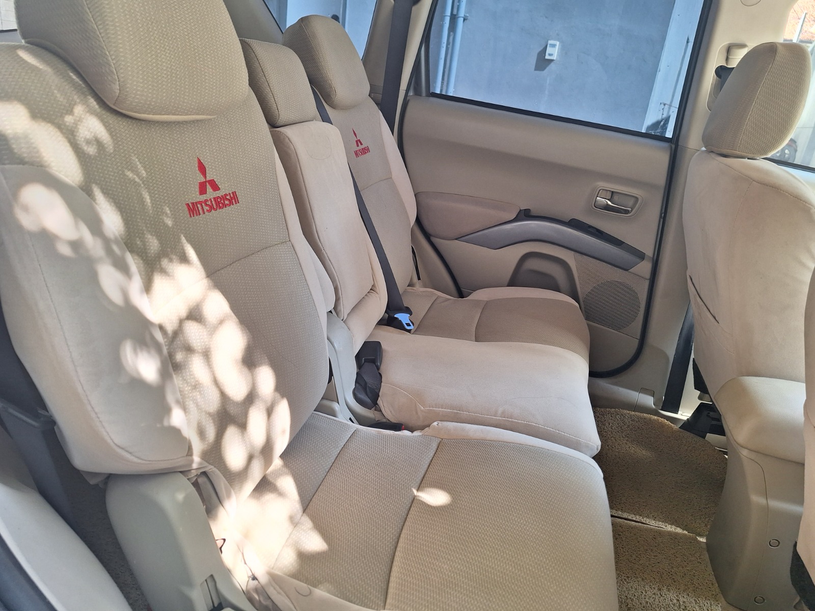 Mitsubishi Outlander 2012