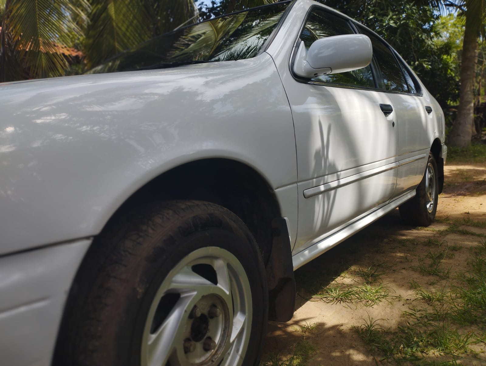 Nissan Sunny EX Saloon 1997