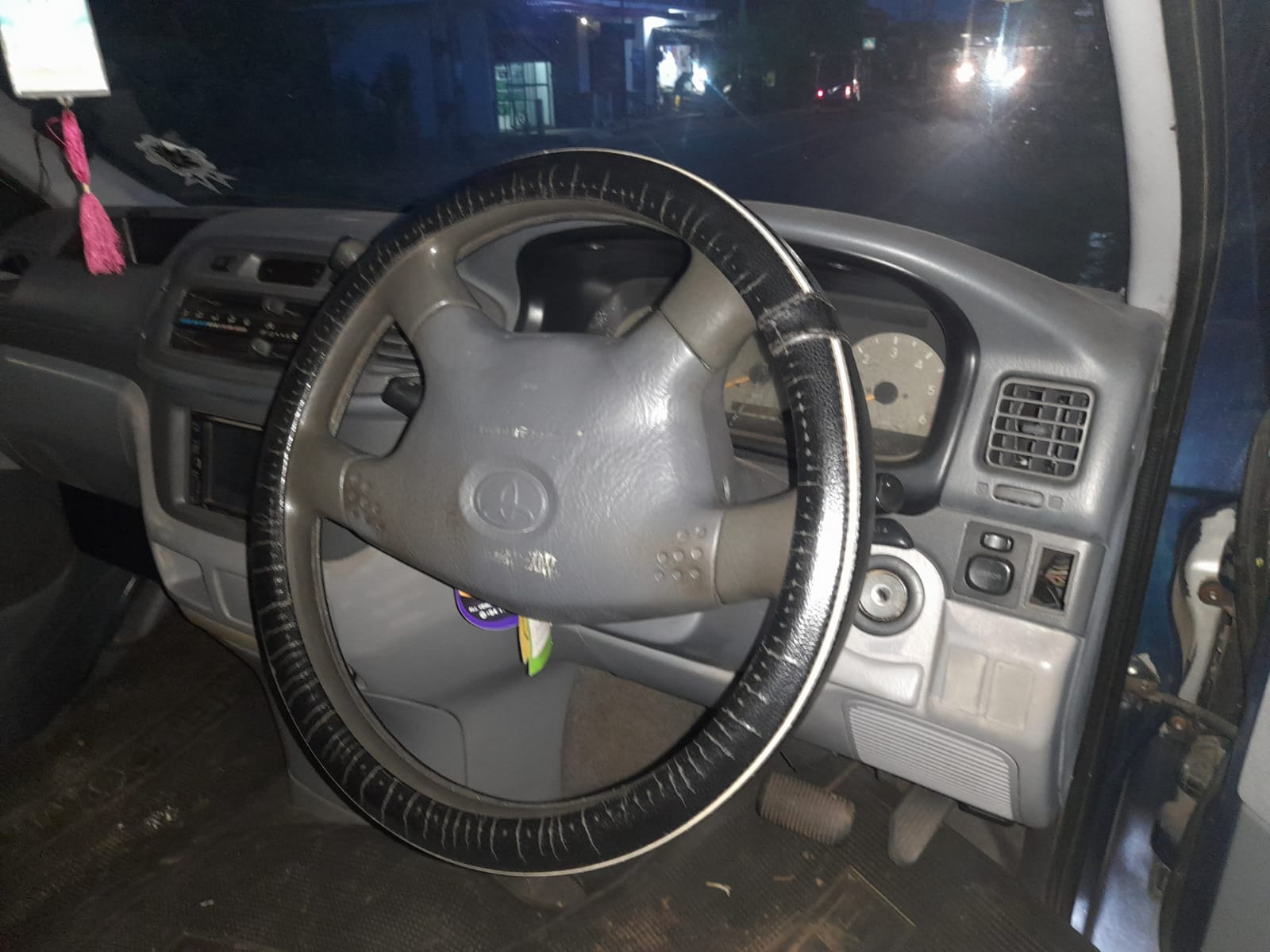 Toyota Regius 2000