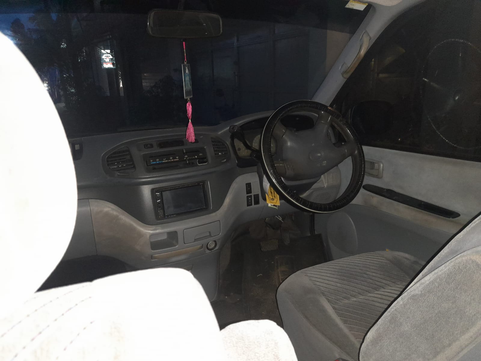 Toyota Regius 2000