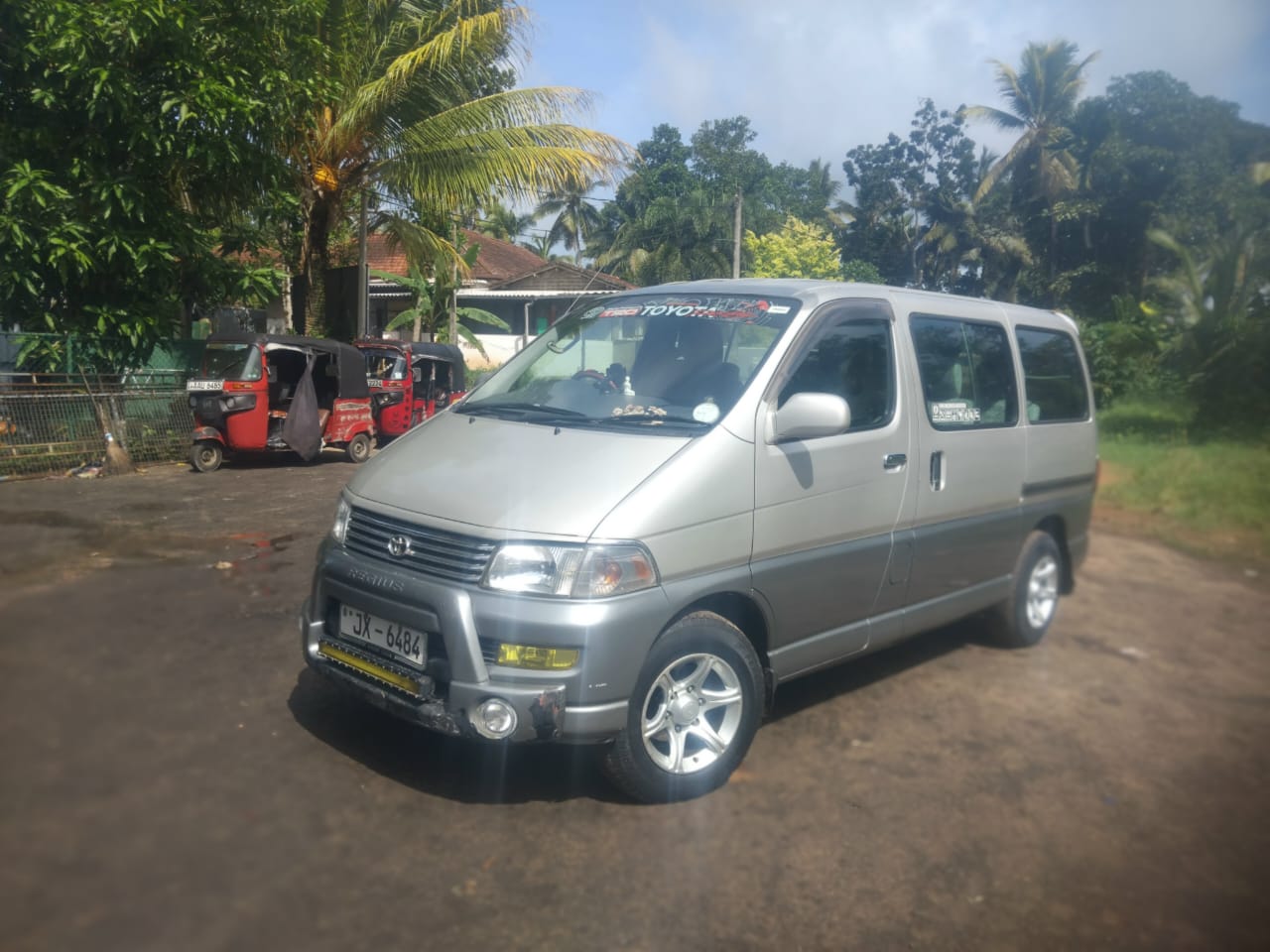 TOYOTA VAN 2005