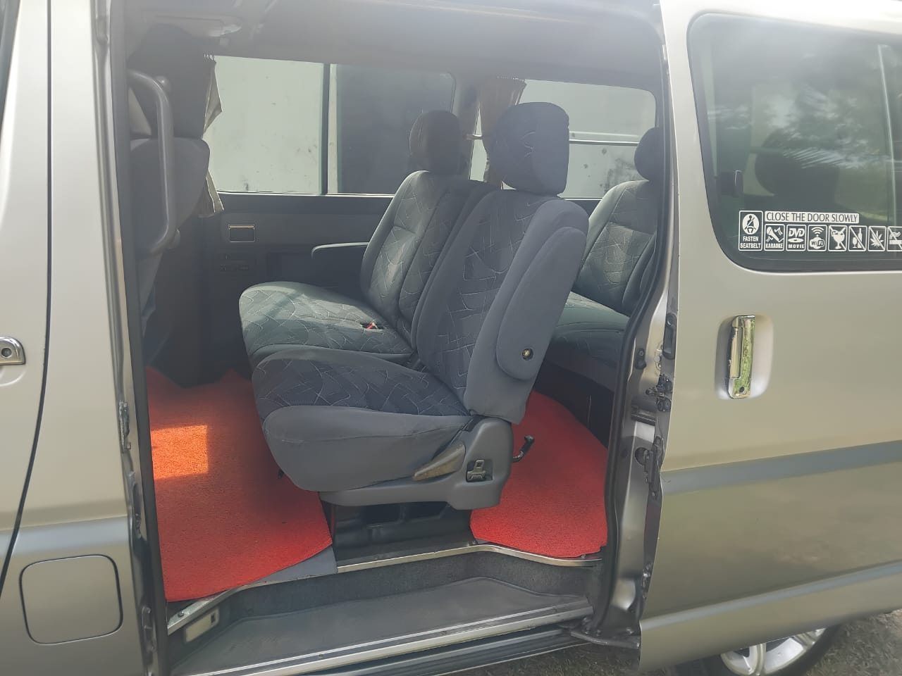 TOYOTA VAN 2005