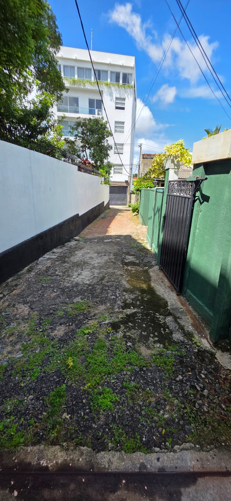 Prime 22.45 Perch Residential Land with House | Dewala Road, Nugegoda