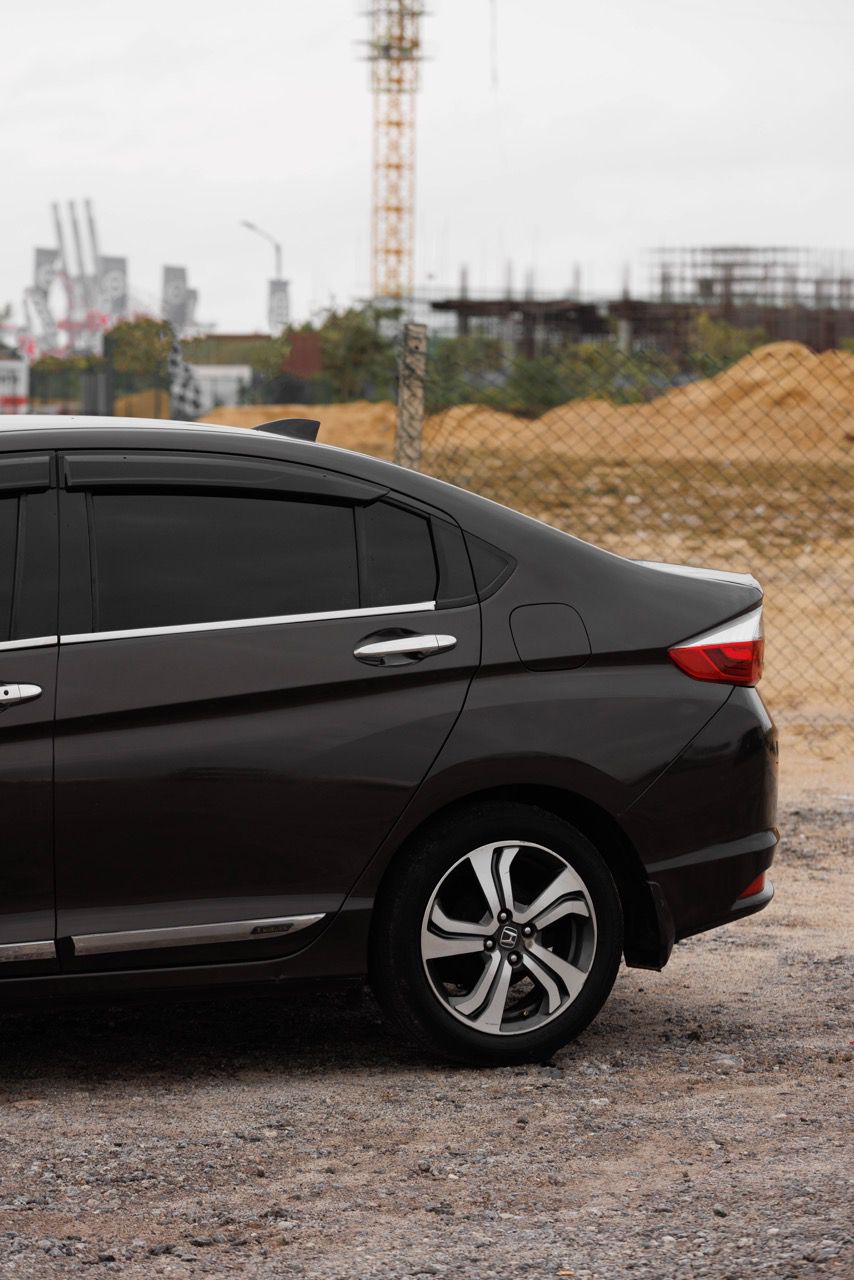 Honda Grace 2015
