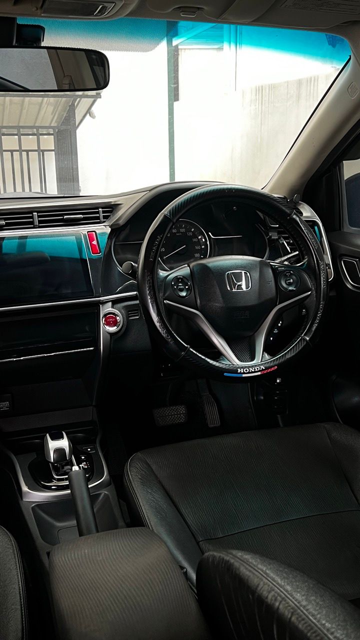 Honda Grace 2015