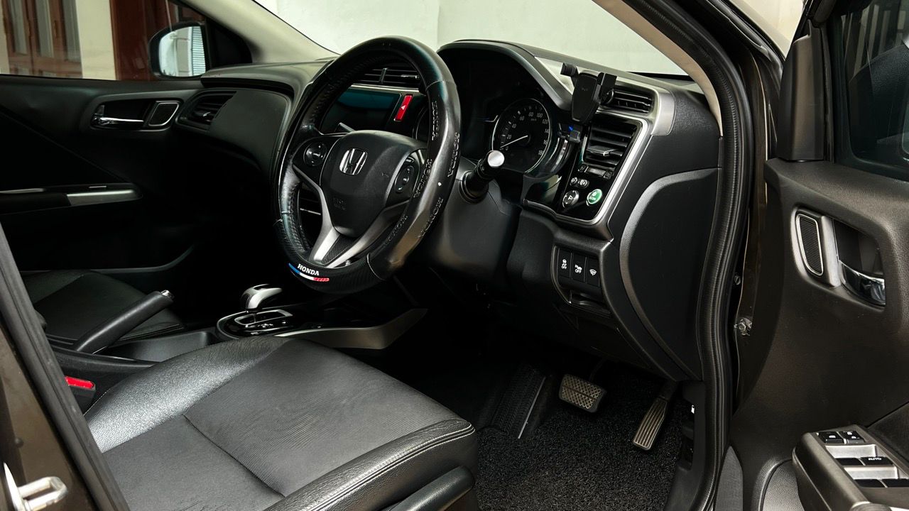 Honda Grace 2015
