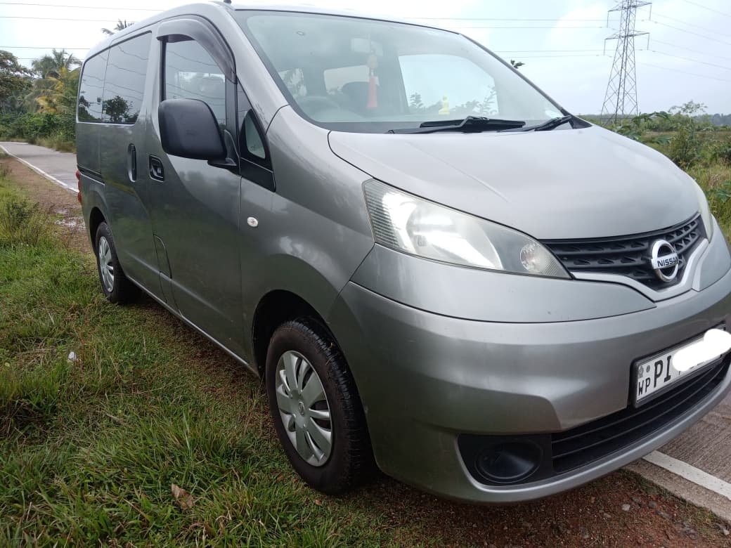 Nissan NV200 2013