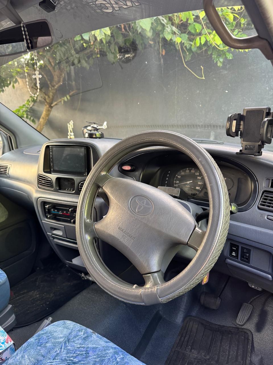 Toyota Noah 2007