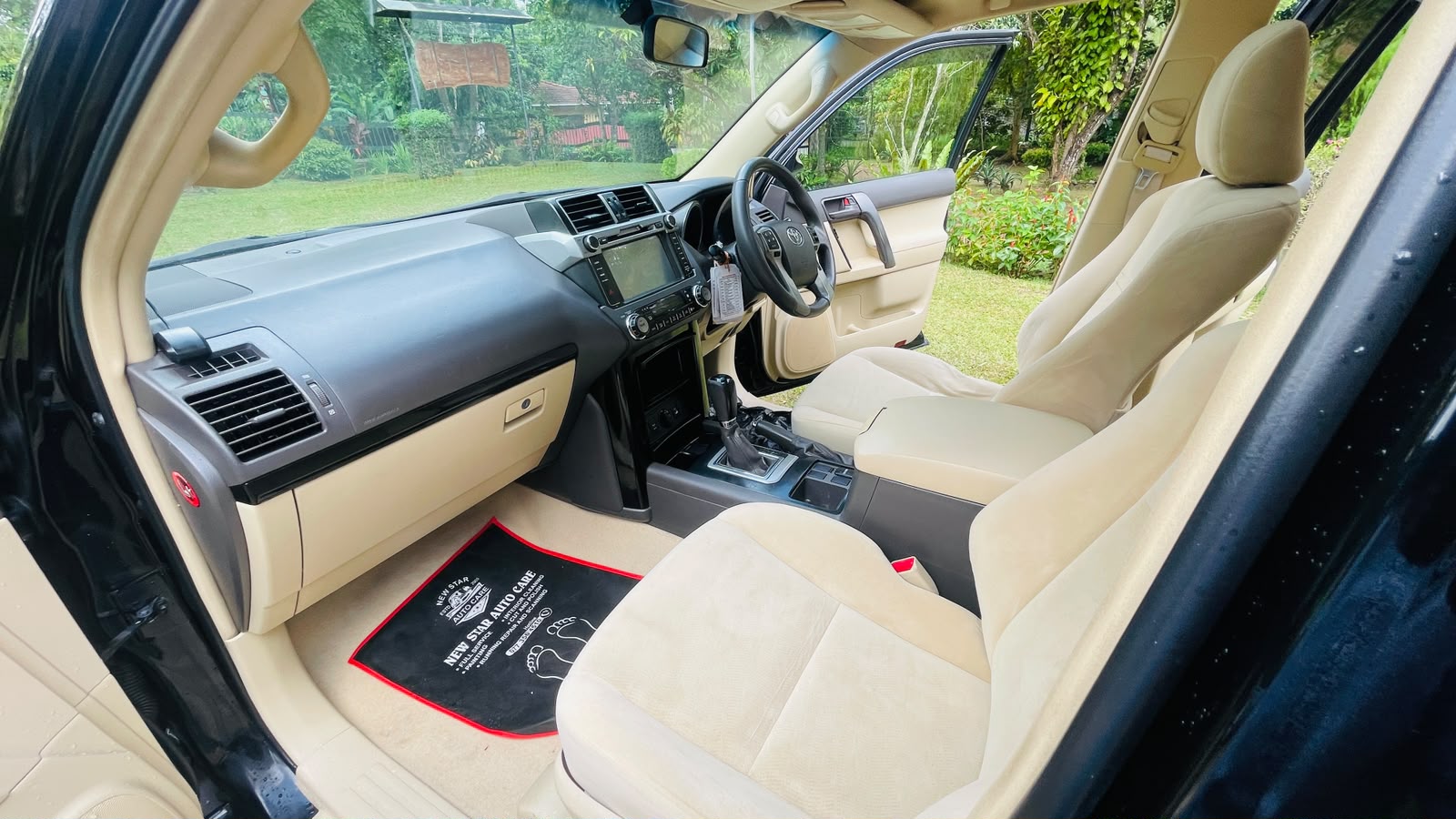 Toyota Land Cruiser Prado TX 150 2014