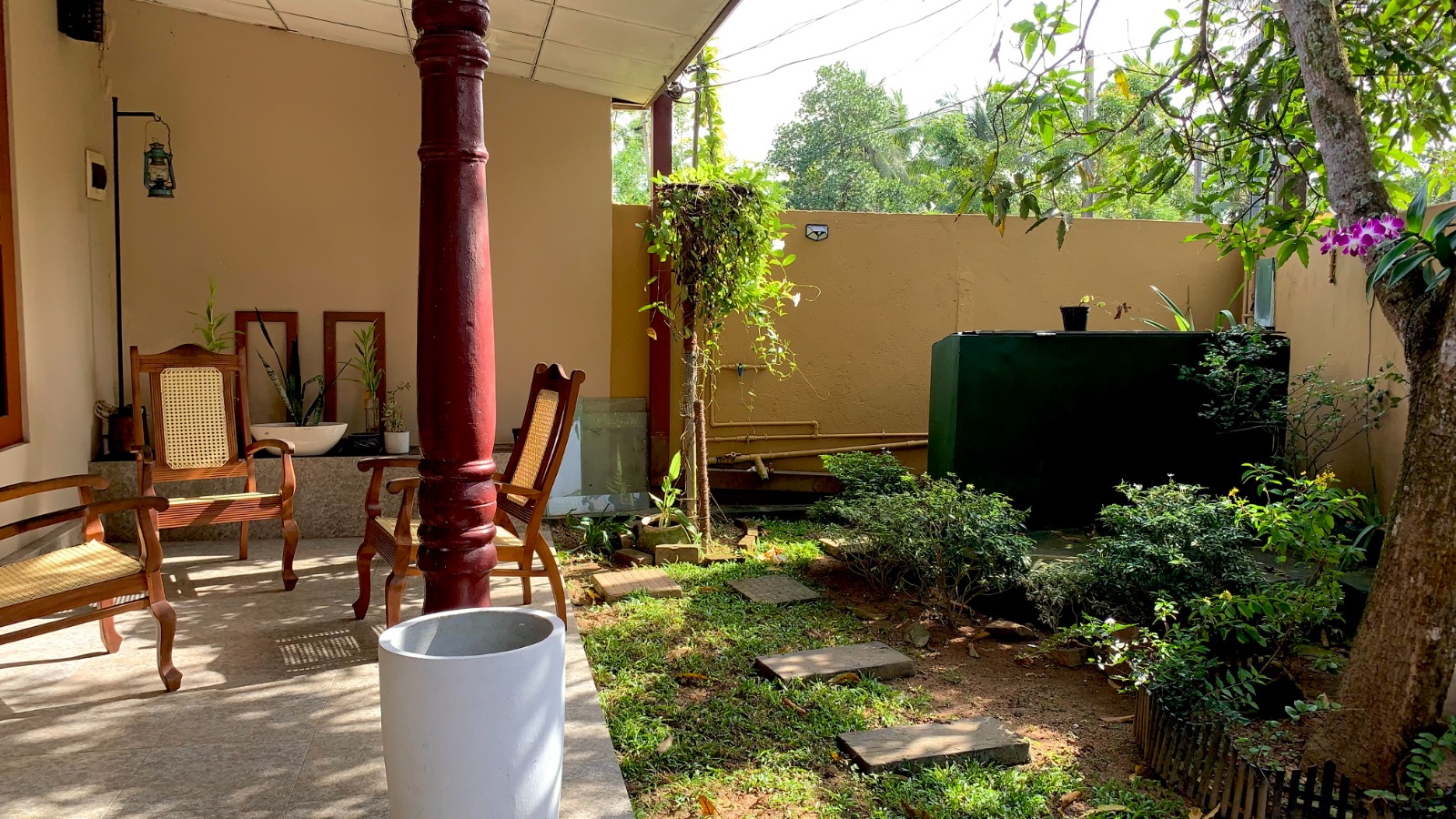 Spacious 5 Bedroom Family Home with Expansion Potential in Athurugiriya