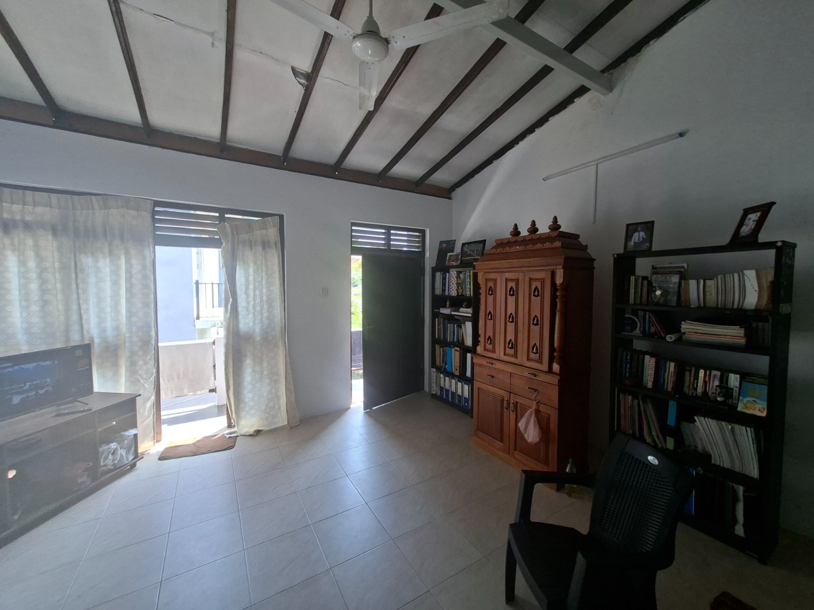 04 B/r Upstairs House Moratuwa