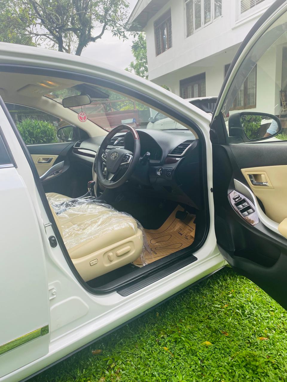 Toyota Premio 2018
