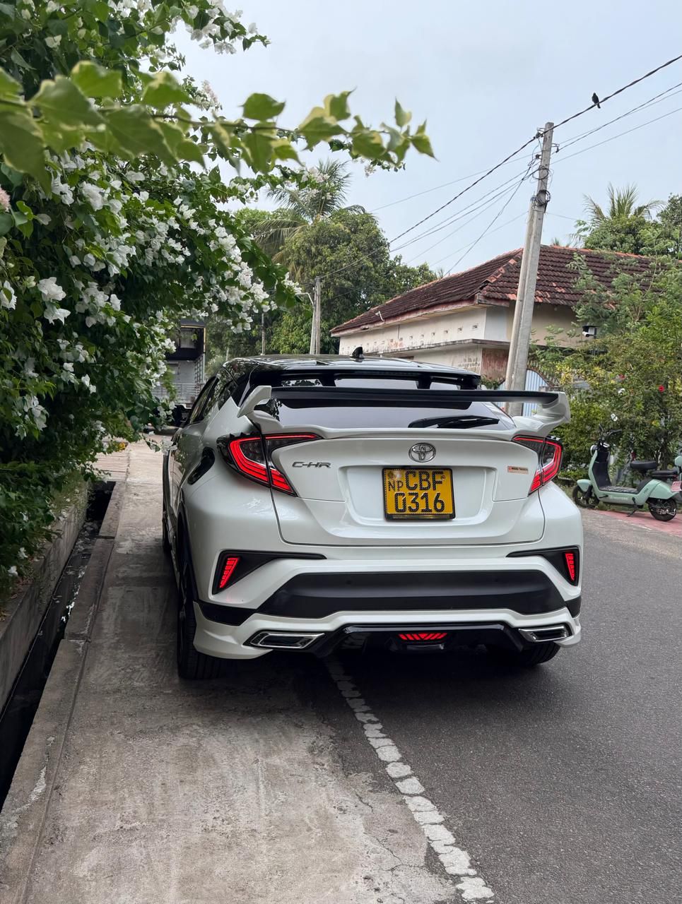 Toyota CHR NGX 10 2018