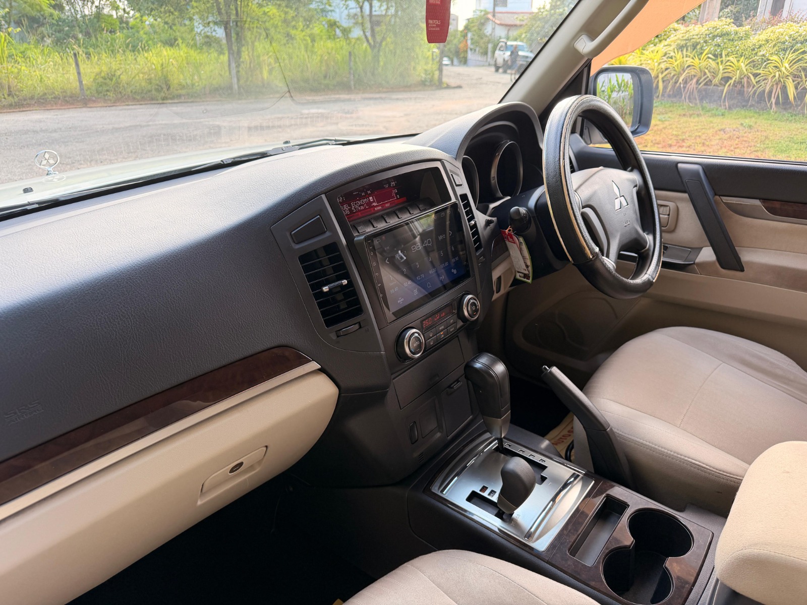 Mitsubishi Montero 2013