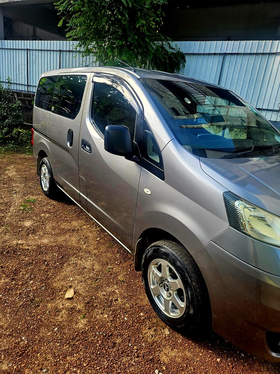 Nissan NV200 2016