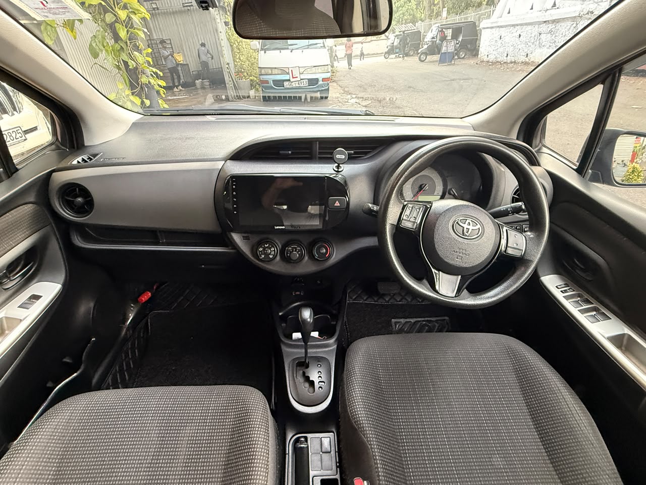 Toyota Vitz 2016