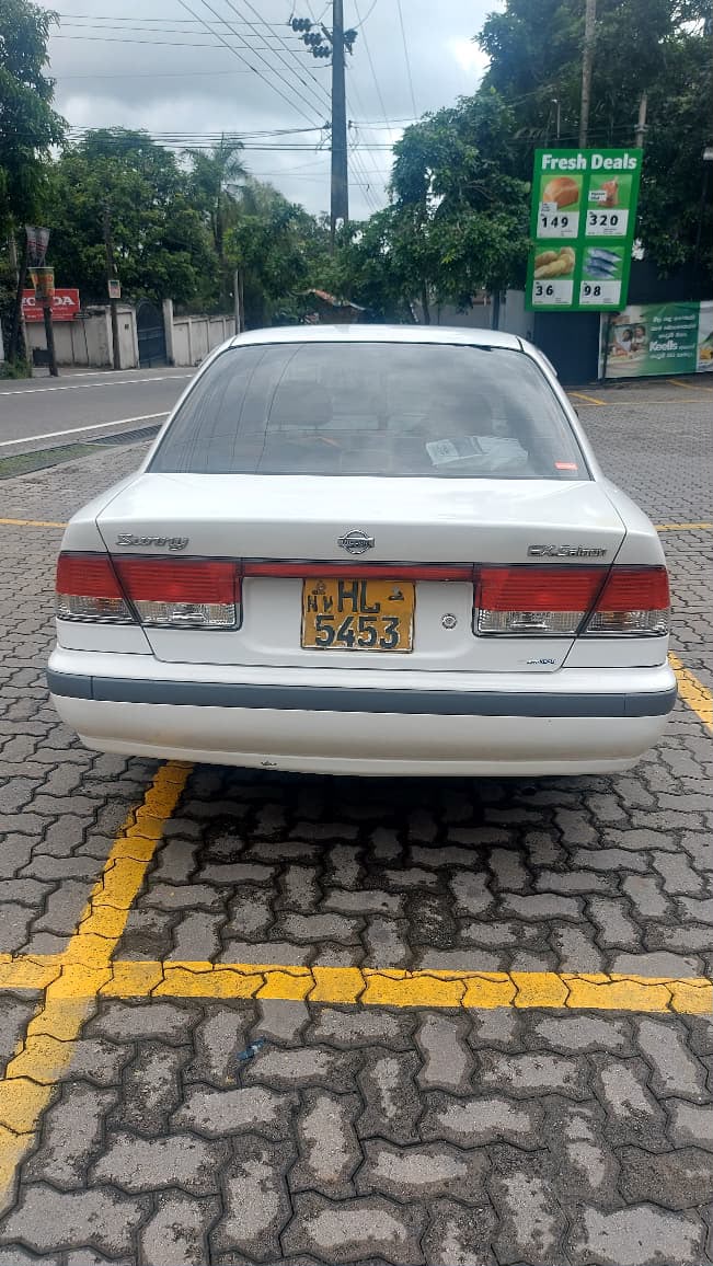 Nissan Sunny Ex Saloon 1999