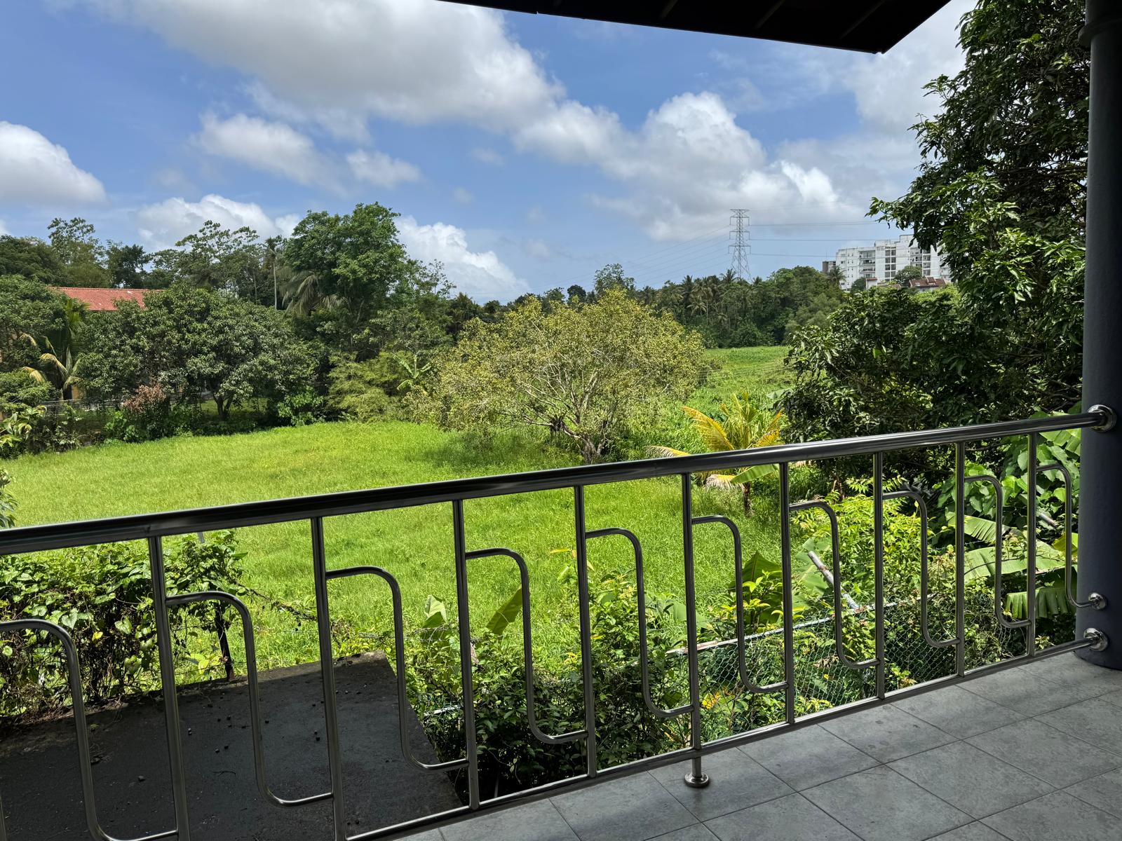 Modern 5-Bedroom House for Sale Near Thalawathugoda