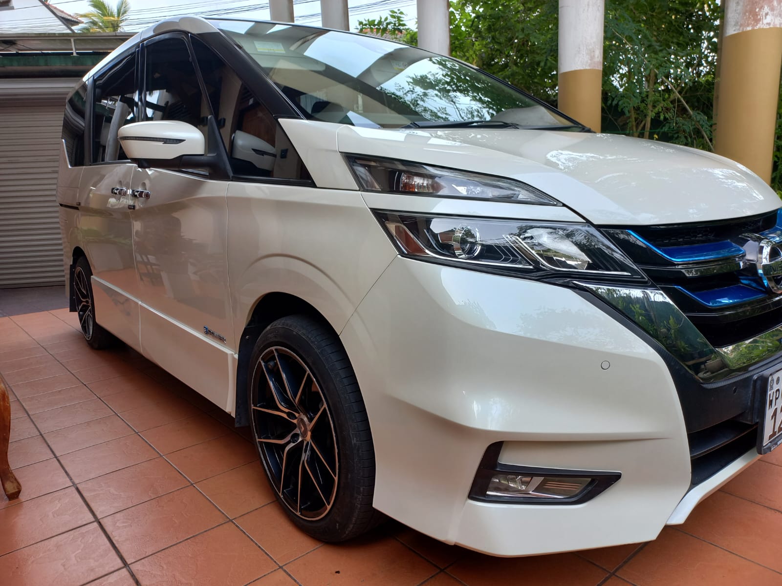 Nissan Serena Highway Star e-Power 2018