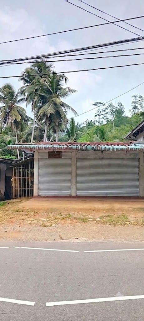Valuable Building With Land for Sale In Yatalamaththa Junction, Galle