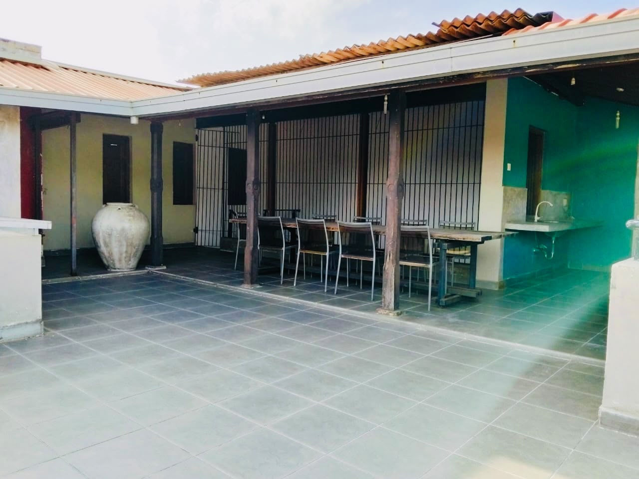 Modern House with A Touch of Vintage Koralawella