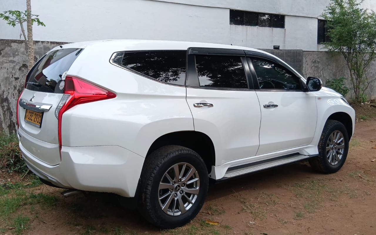Mitsubishi Montero 2017