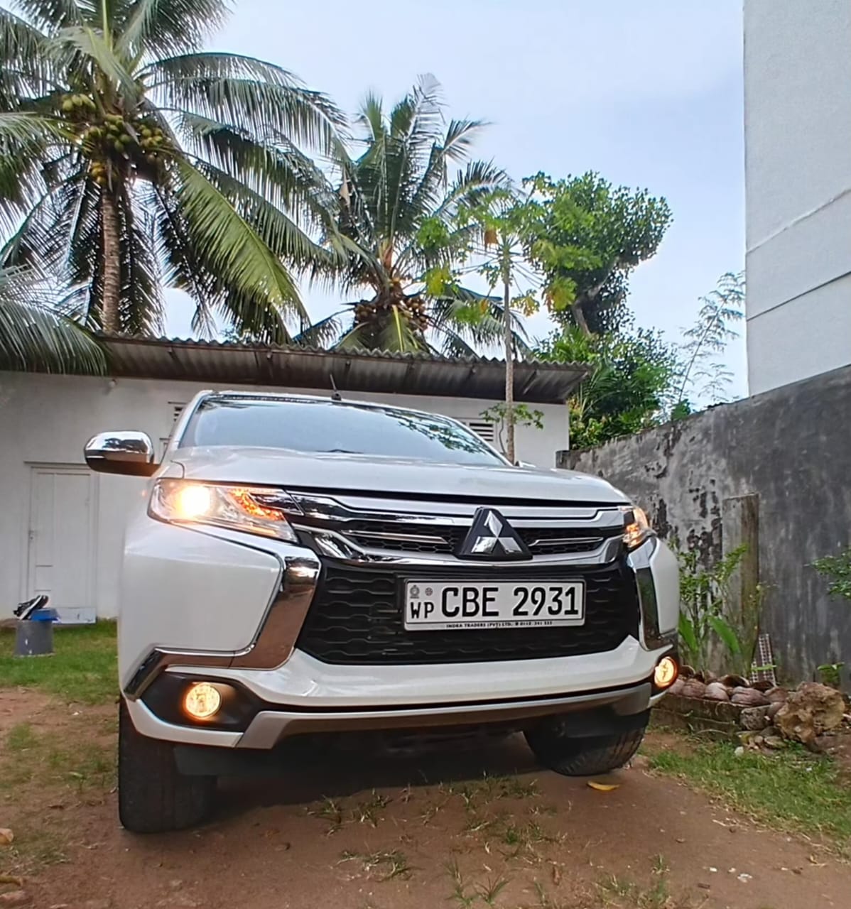 Mitsubishi Montero 2017