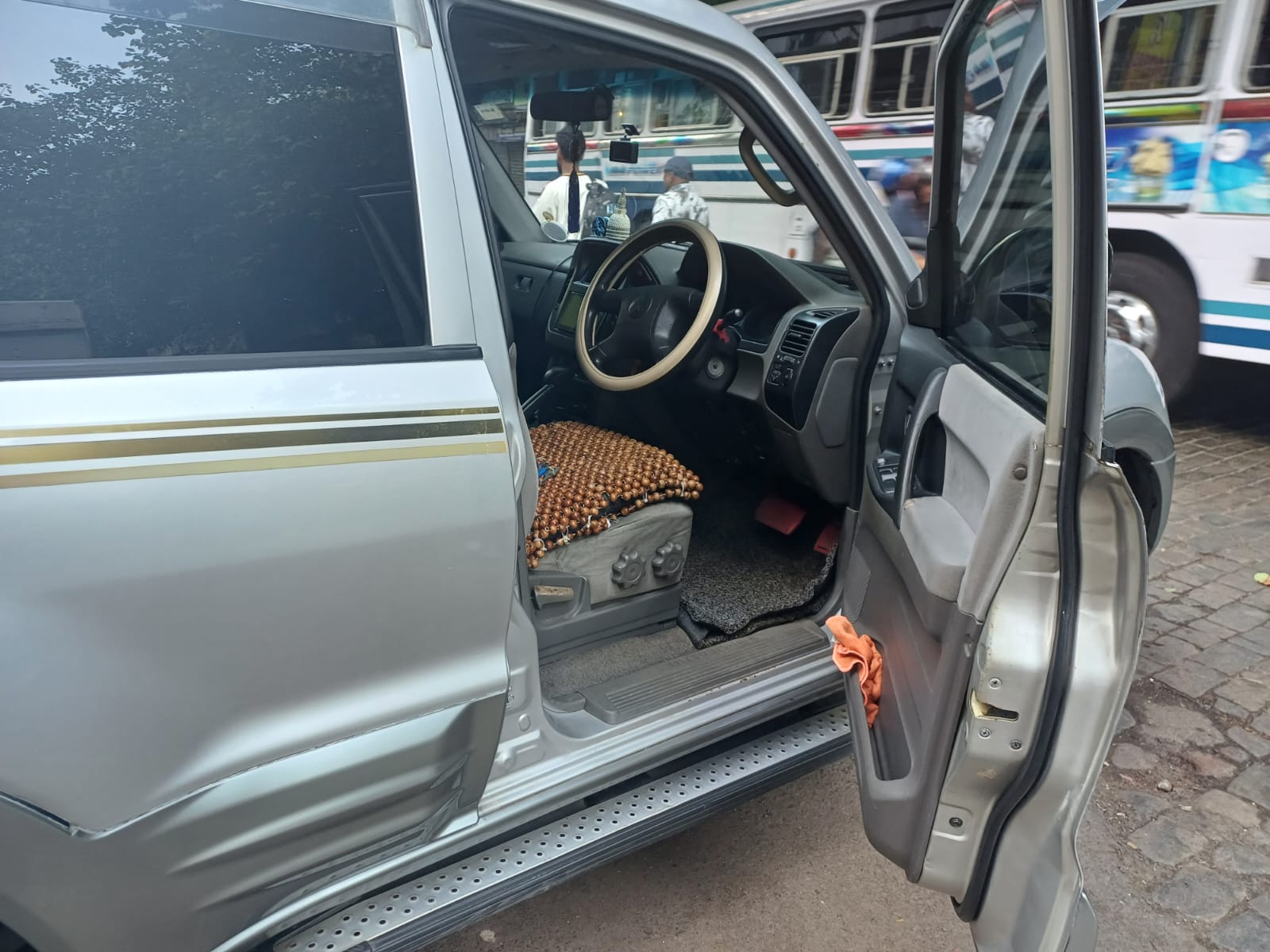 Mitsubishi Pajero 2002