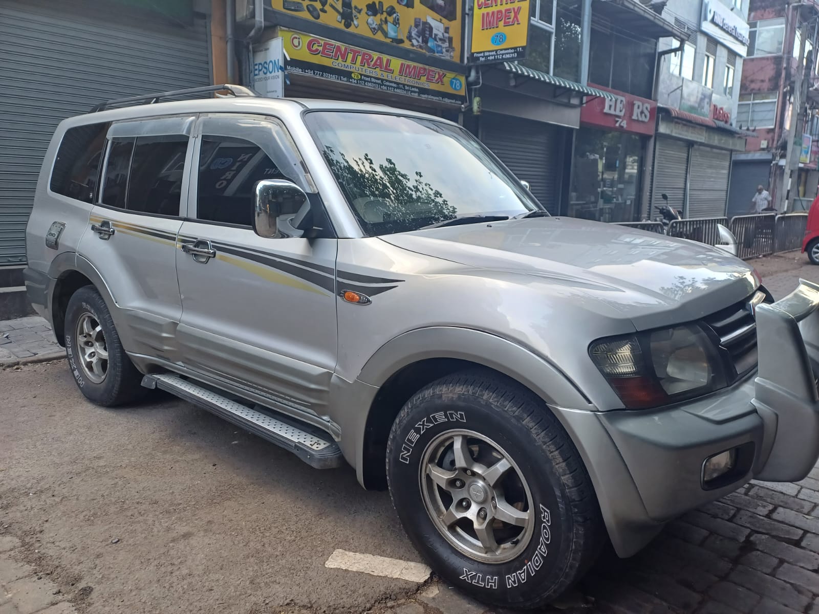 Mitsubishi Pajero 2002