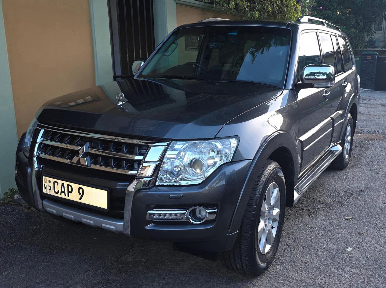 Mitsubishi Montero 2015
