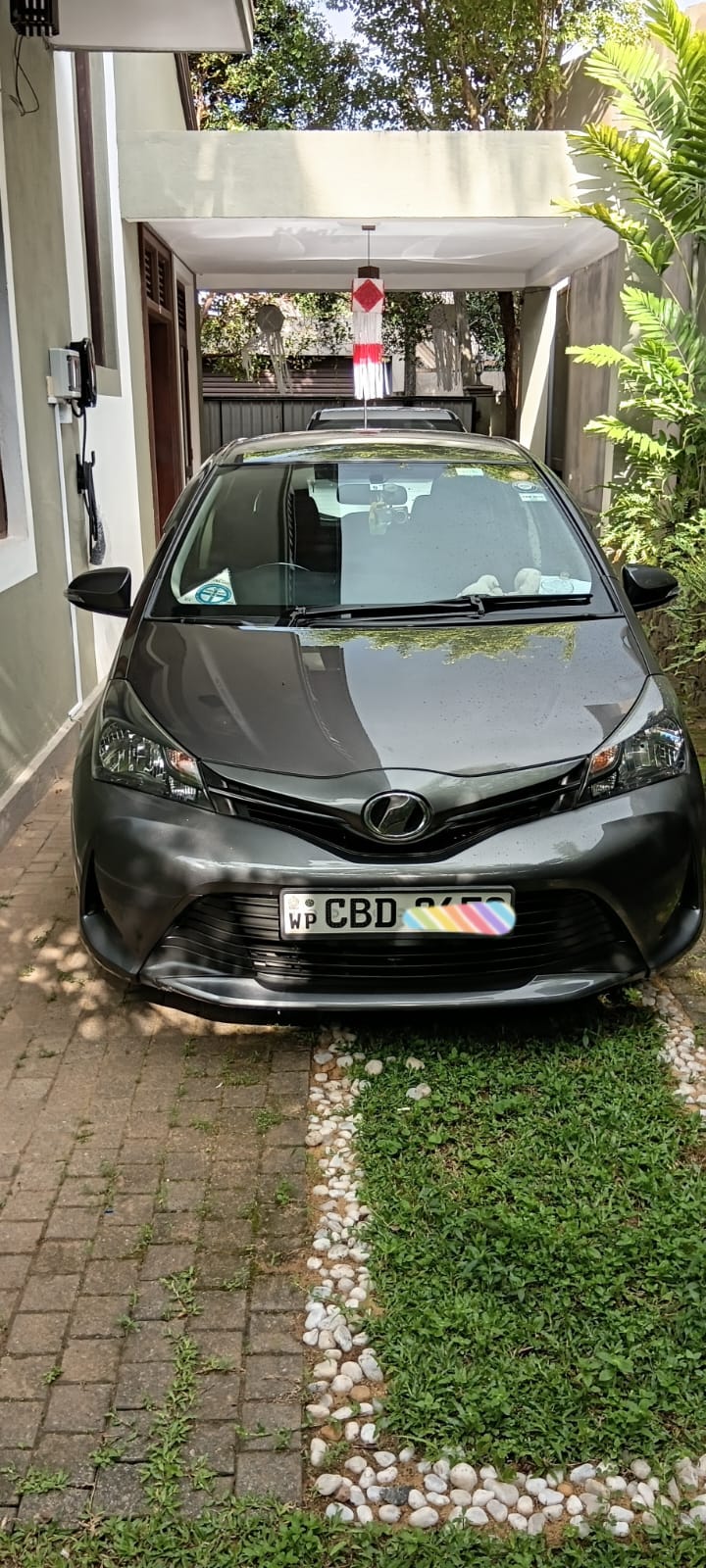 Toyota Vitz 2015