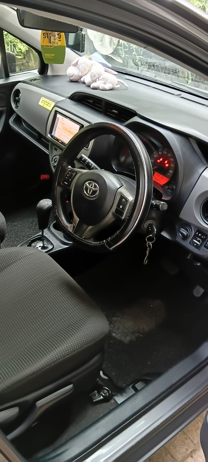 Toyota Vitz 2015
