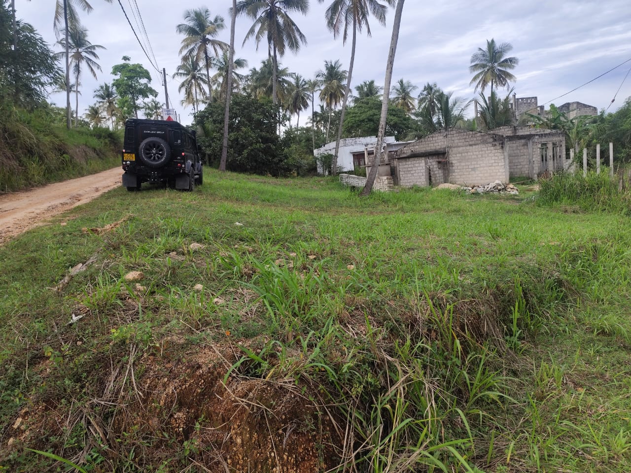 කුරුණෑගලින් වටිනා ඉඩමක් විකිණීමට