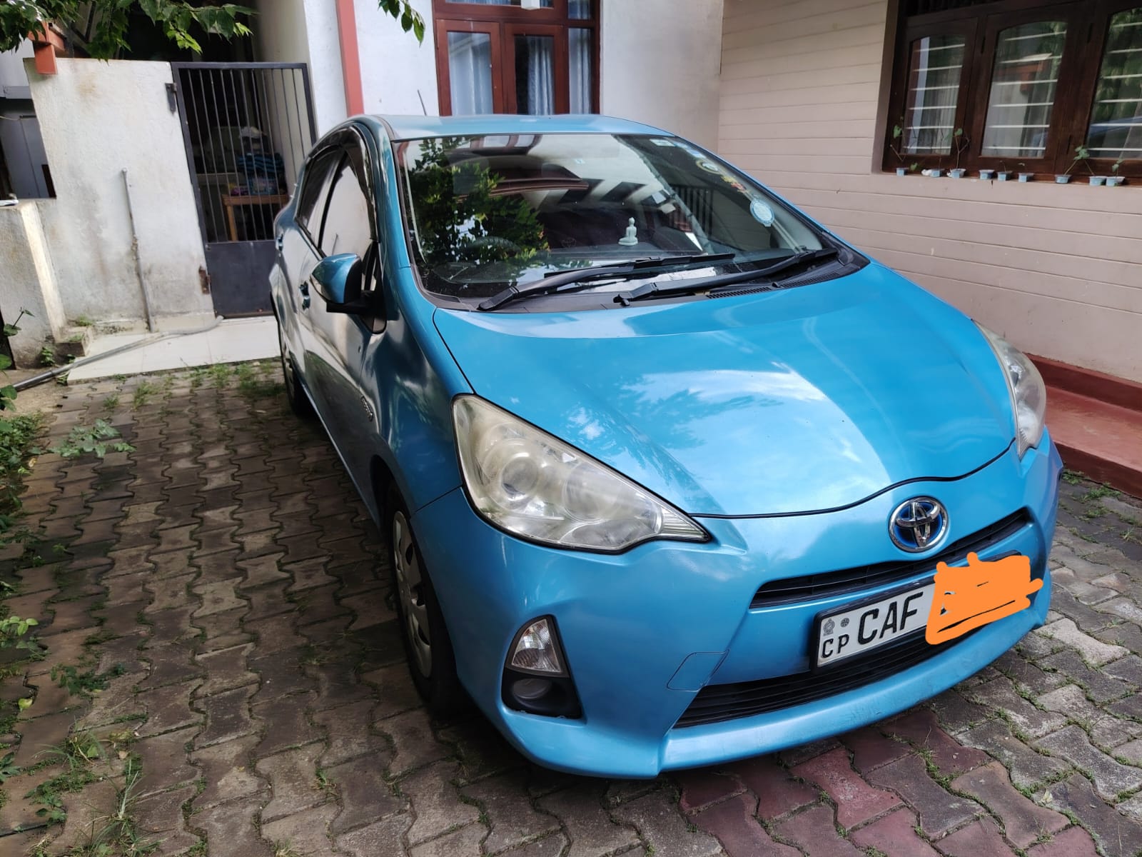 Toyota Aqua 2012