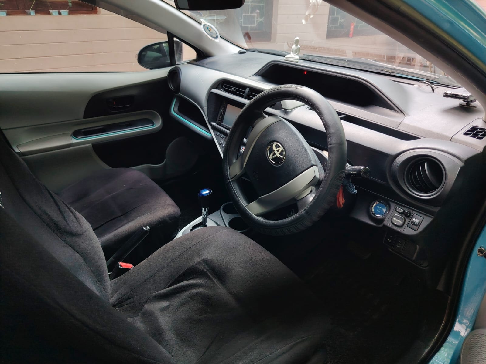 Toyota Aqua 2012