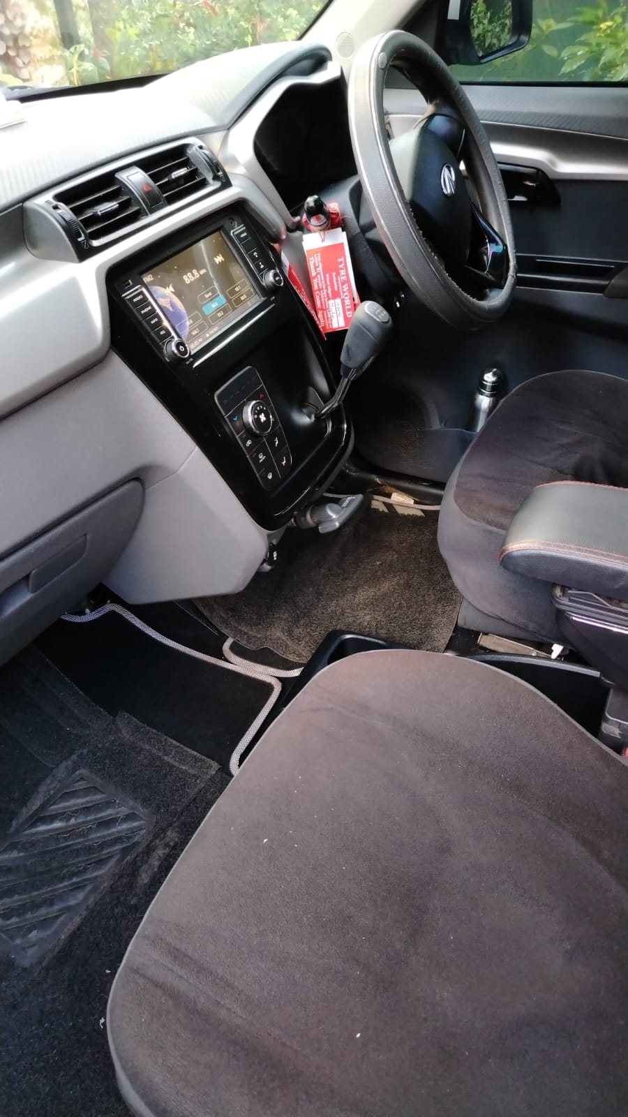 Mahindra KUV 100 2021
