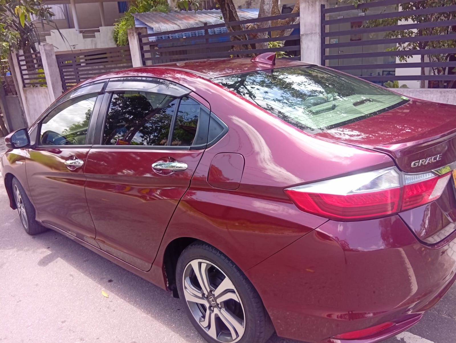 Honda Grace 2014