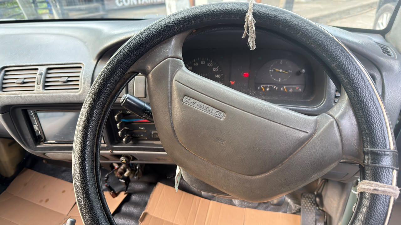 TOYOTA TOWNACE (LITEACE) FLAT ROOF 1992