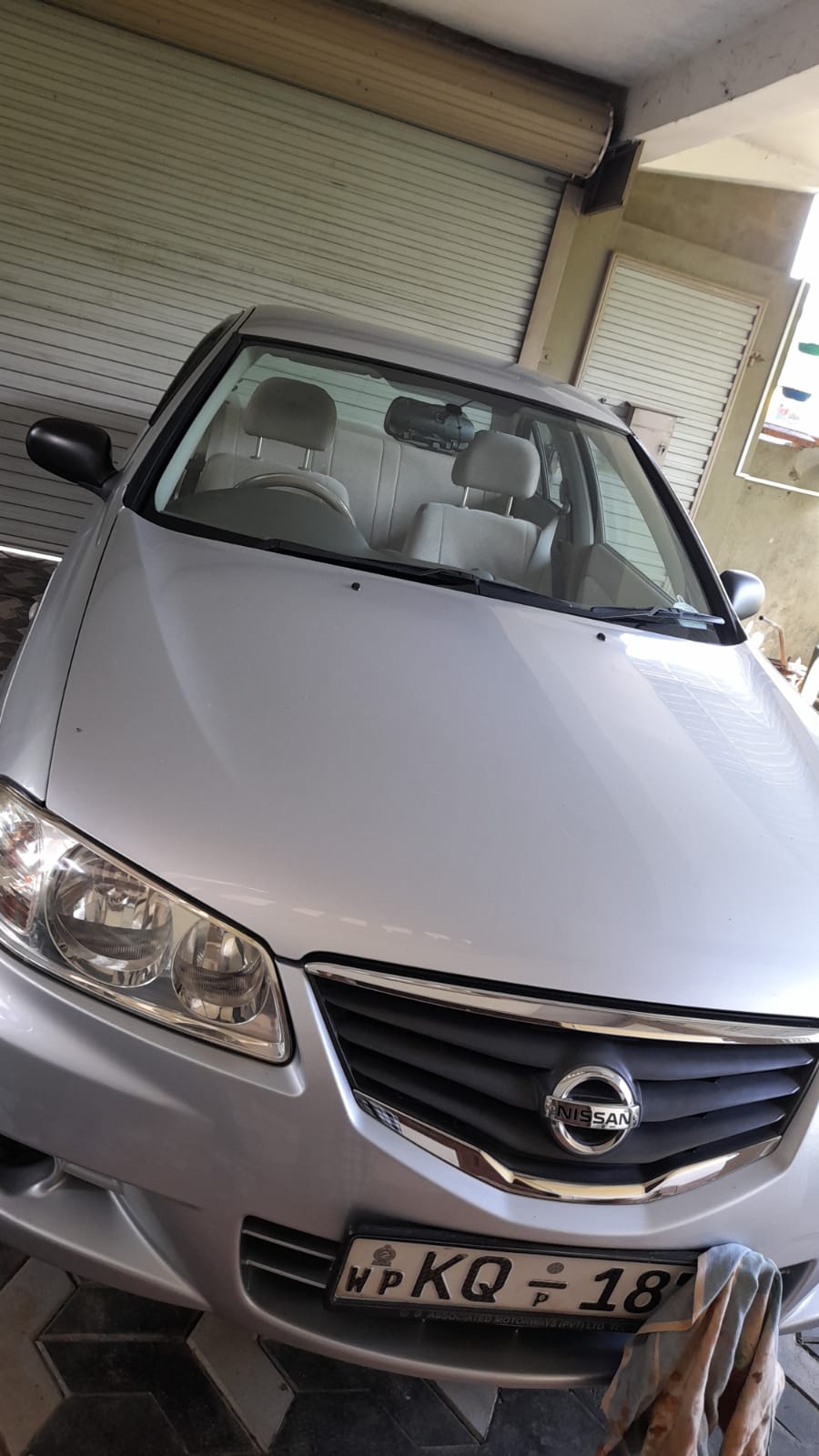 Nissan N16 2011