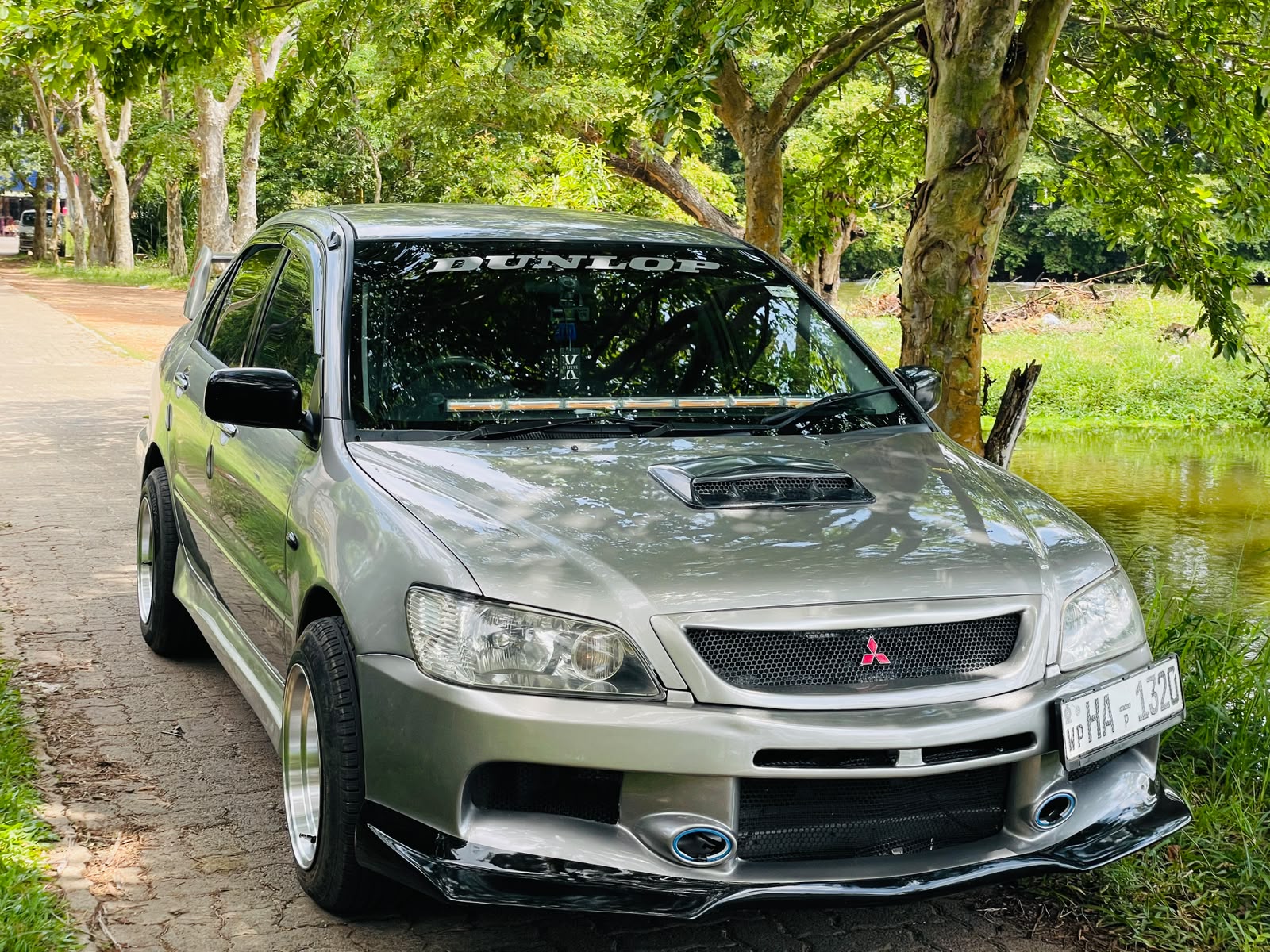 Mitsubishi Lancer 2002
