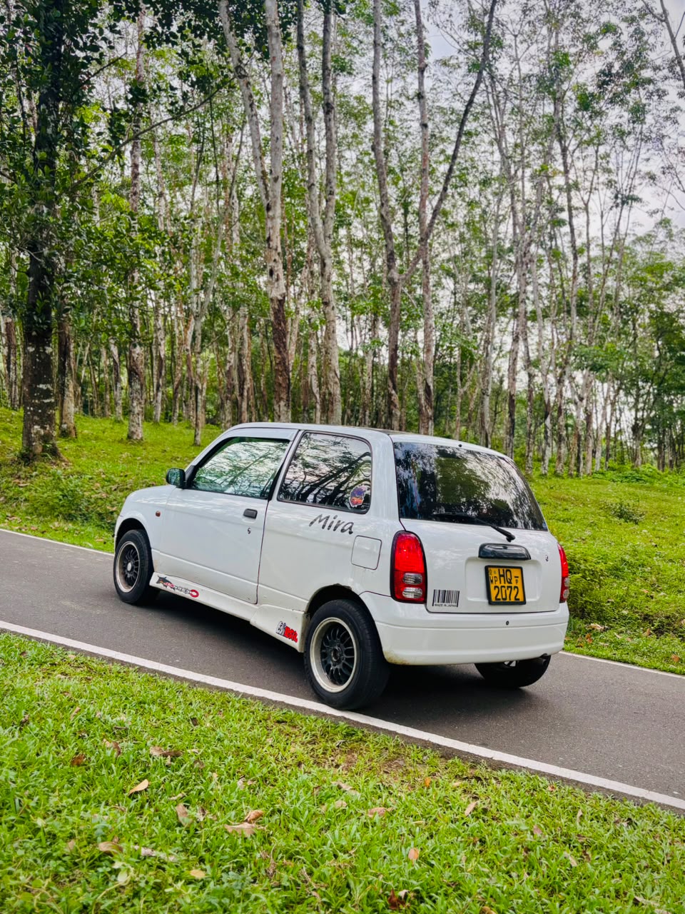 Daihatsu Mira 2001