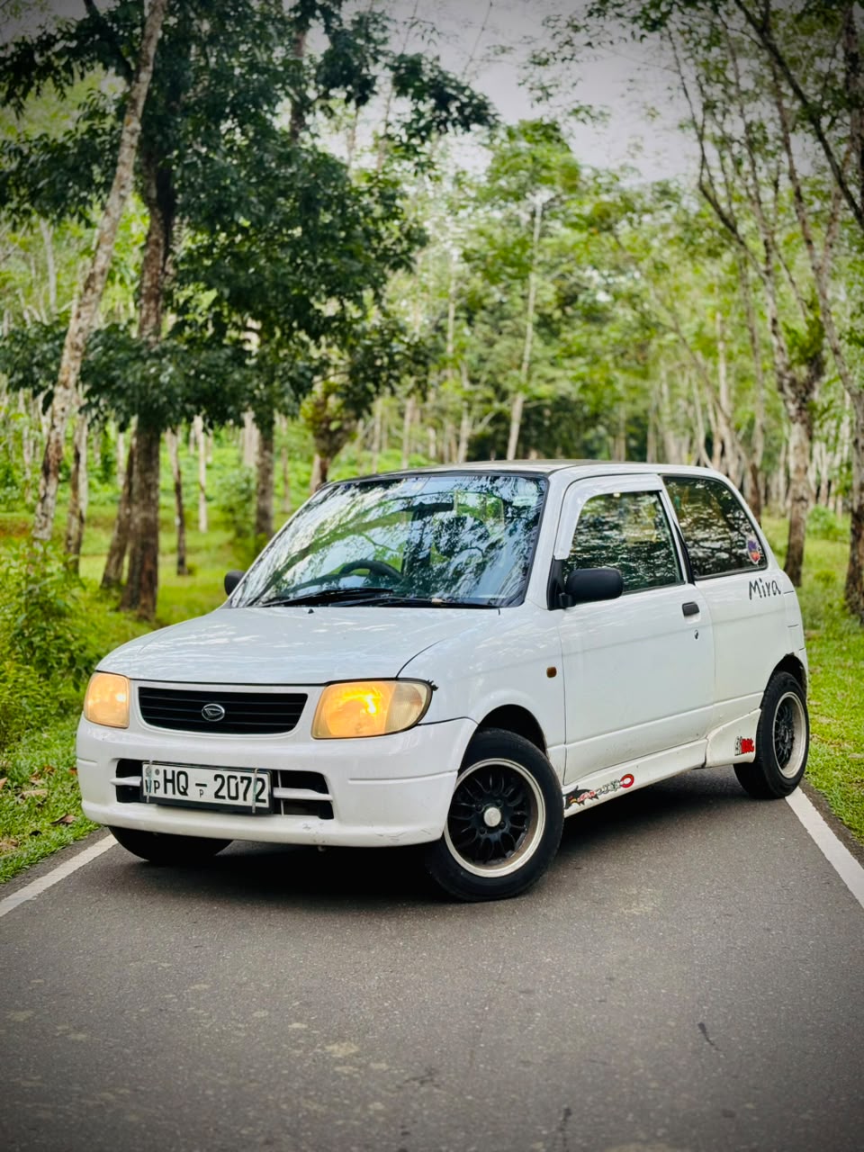 Daihatsu Mira 2001