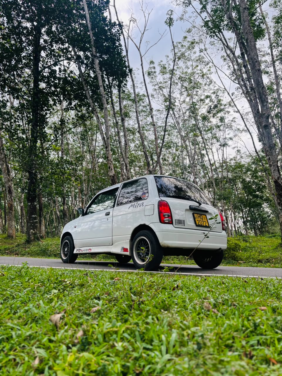 Daihatsu Mira 2001