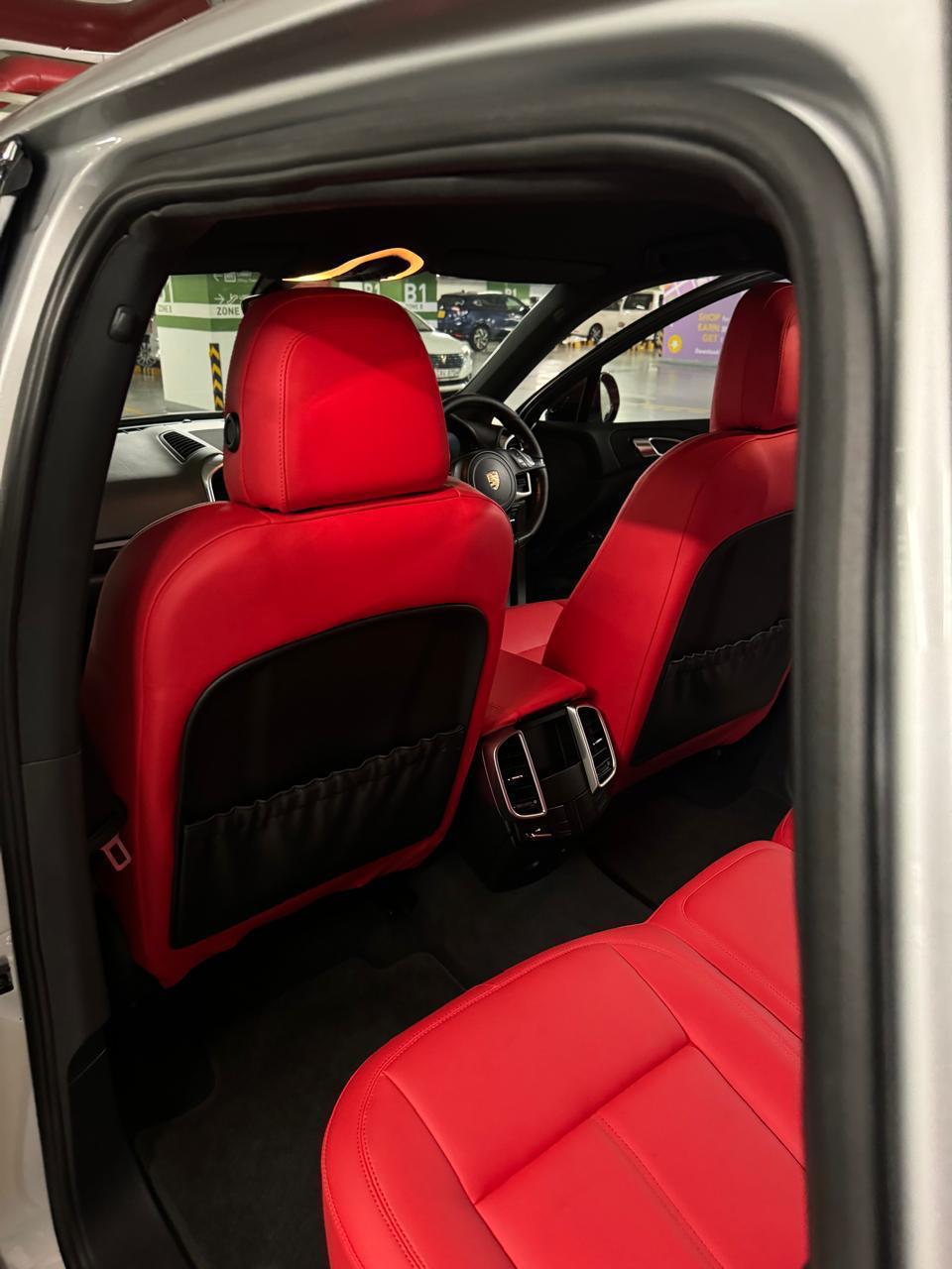 Porsche Cayenne Black Red 2011