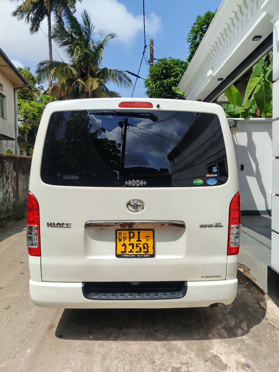 Toyota Hiace TRH 201 2016