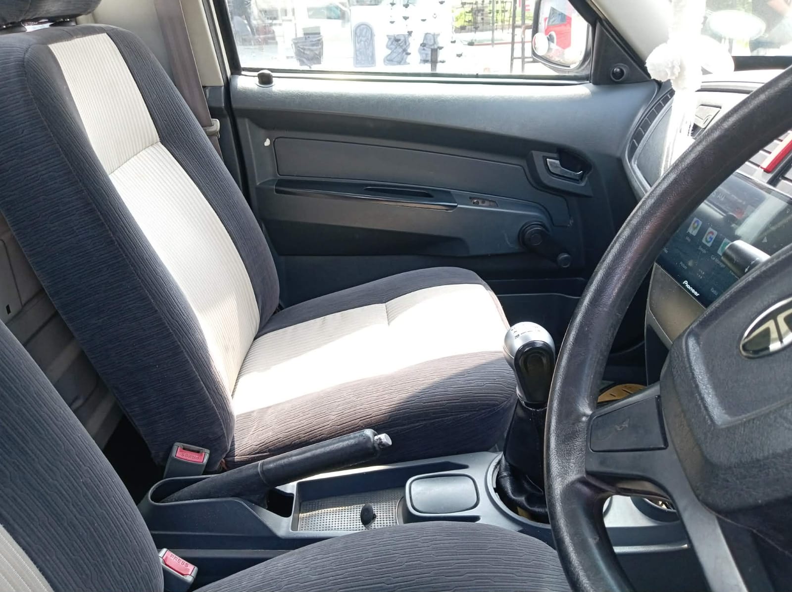 Tata Xenon 2014