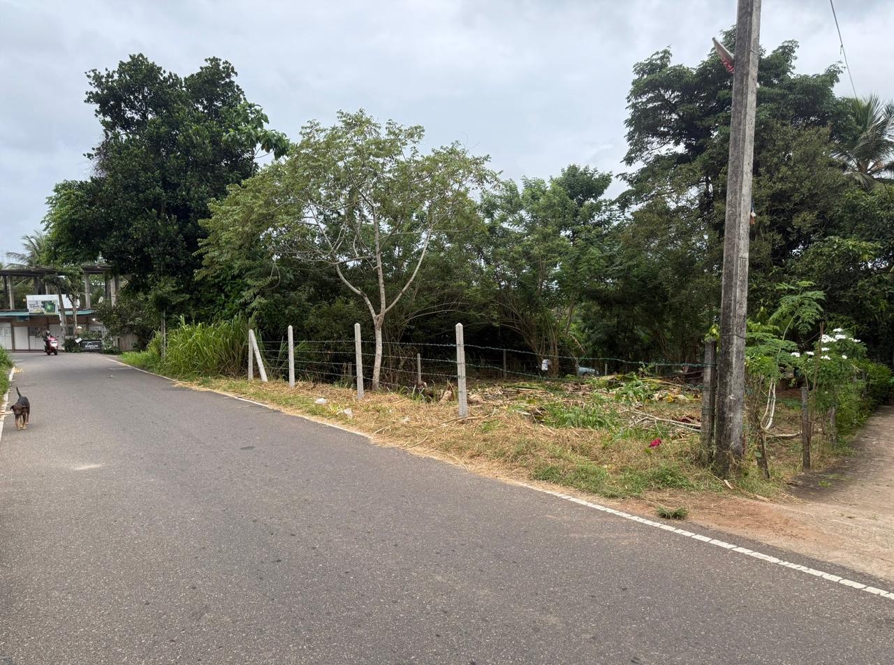 අතුරුගිරිය අධිවේගී පිවිසුම අසල පර්චස් 15ක වටිනා ඉඩමක් විකිණීමට!