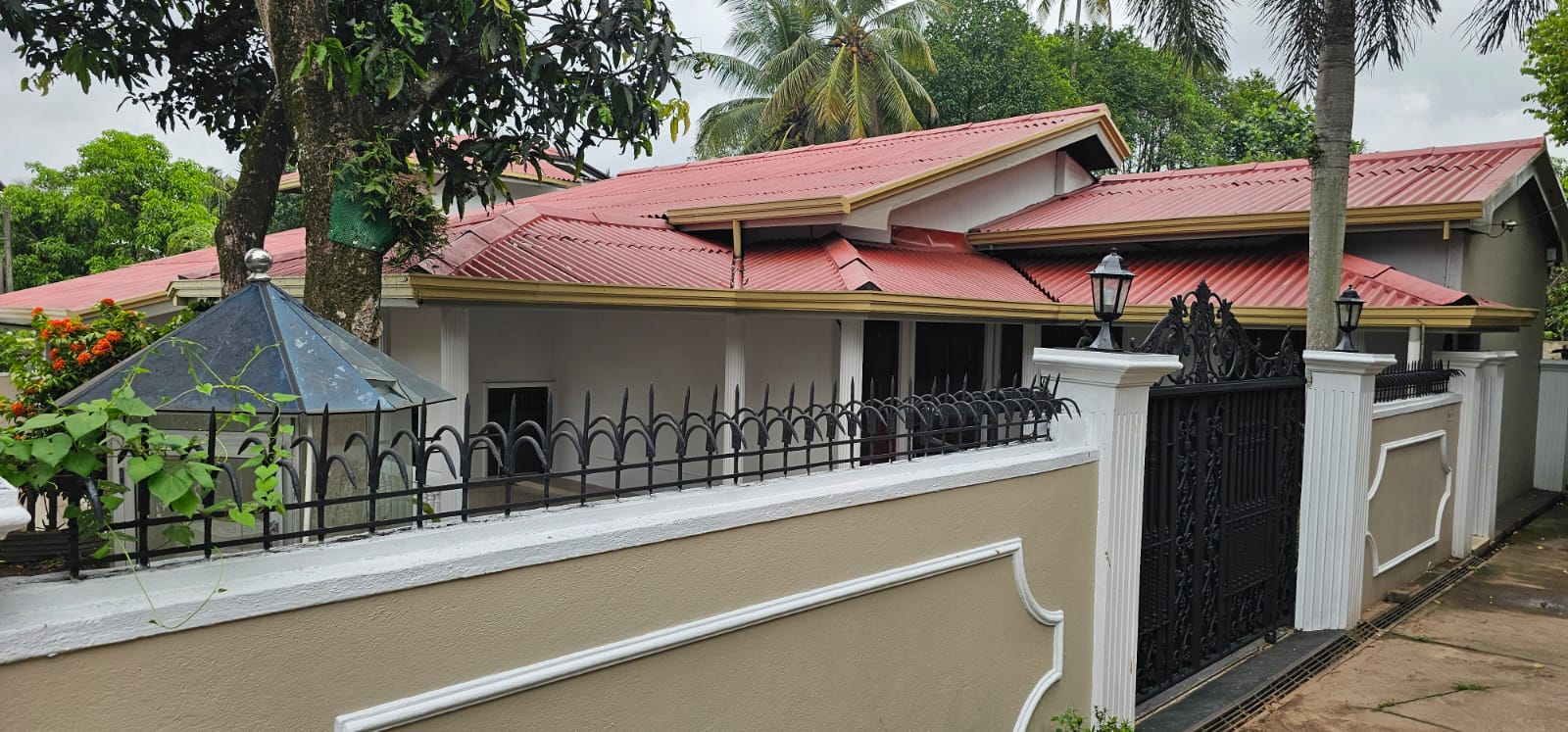 Villa-Type House for Sale in Kadawatha